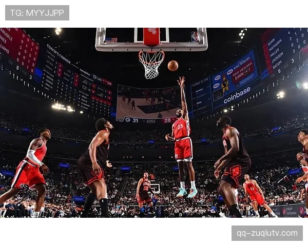 杰克逊右脚踝扭伤升级为出战成疑，快船内线轮换现转机